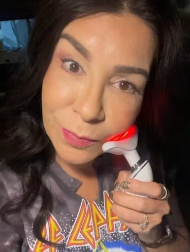 Enfant dormant avec l'oreiller Le P'tit Loup